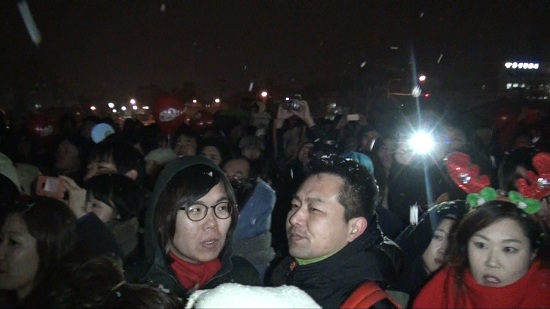 강추위 속에서도 홍성교도소 앞에는 천여명의 지지자들이 모여 성황을 이뤘다. ⓒ go발뉴스