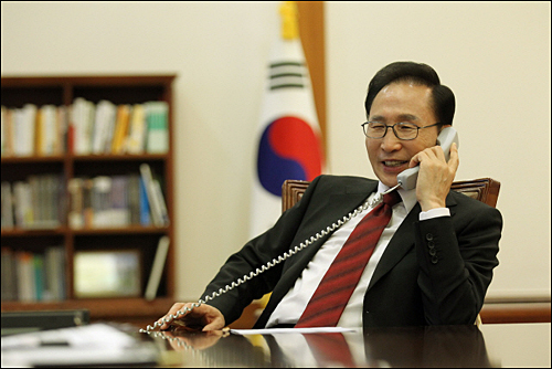 이명박 대통령이 비리측근들의 ‘설 특별사면’을 강행할 것으로 알려져 비난여론이 거세게 일고 있다(자료사진). ⓒ 청와대