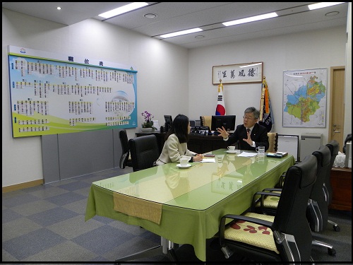 22일, ‘go발뉴스’가 ‘일본의 다케시마의 날 행사 추진 규탄대회’를 막 마친 이재명 시장을 시장실에서 만났다. ⓒ 'go발뉴스'