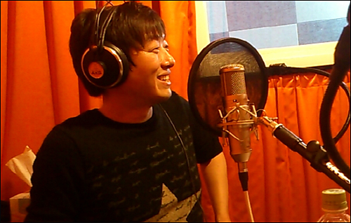 팟캐스트 ‘이이제이’ 진행자 세작. ⓒ 출판사 ‘왕의 서재’