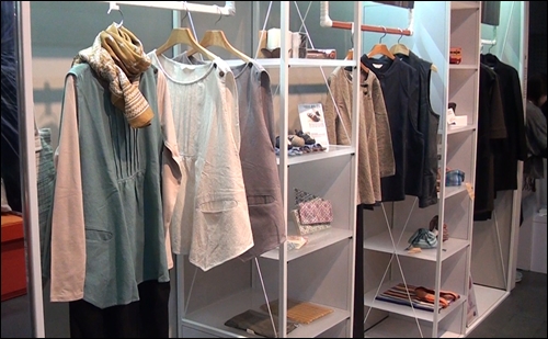 공정무역가게 '지구마을'에 진열된 공예품 ⓒ go발뉴스