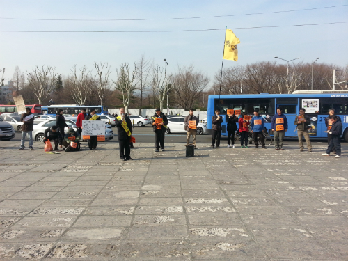 가두시위에 앞서 발언하고 있는 시민들. ⓒ'go발뉴스'