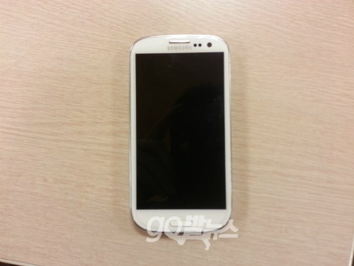 지난 주말(20~21일) 사이 온라인 휴대전화 판매 사이트에서 3만원대 갤럭시S3가 등장했다. ⓒgo발뉴스