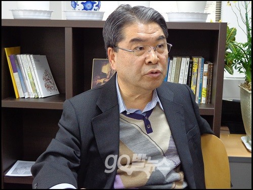 이재정 전 통일부장관은 26일 오전, 자신이 이사장으로 있는 생산자 협동조합<은빛기획>의 여의도 사무실에서 진행된 ‘go발뉴스’와의 인터뷰에서 “개성공단은 남북문제가 아닌 우리의 문제”라고 말했다. ⓒ 'go발뉴스'