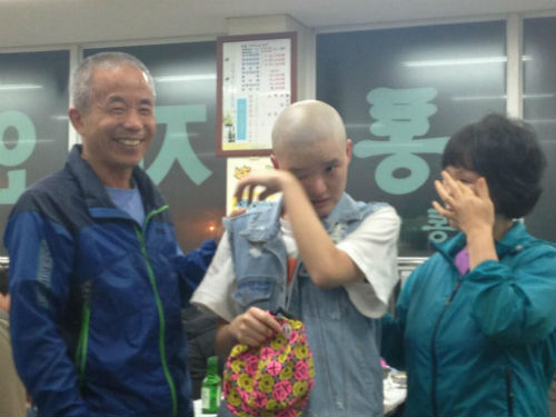 지난 15일 마지막 촬영 후 김태윤 감독이 트위터에 올린 사진. ⓒ김태윤 감독