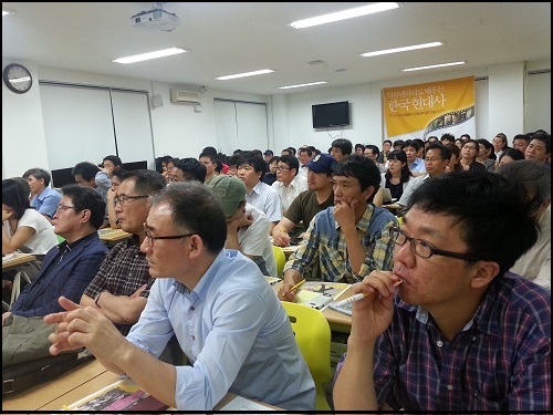 19일 저녁 8시. 노무현재단 대강의실에서 문성근의 '바보주막 협동조합' 제안 설명회가 열렸다. ⓒ 'go발뉴스'