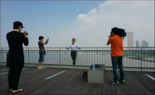 마포대교를 지나가던 도중 깜짝 놀라 사진을 찍었다는 한 트위터리안 ⓒ트위터(ID:Sunb*****)