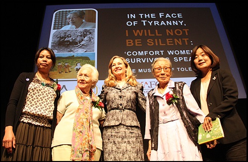 29일(미국시간) '관용의 박물관(Museum Of Tolerlance)'에서 '위안부' 생존자인 88세 김복동 할머니는 홀로코스트 생존자, 인신매매 피해단체(CAST) 관계자, 그리고 한인 참석자 등 300여명에게 생생한 증언으로 일본의 만행을 고발했다. ⓒ 박상균 기자