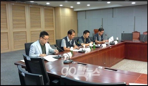 삼성전자서비스 공동대책위원회(이하 공대위)가 6일 국회에서 기자간담회를 열고 삼성전자서비스의 ‘불법고용’에 관한 추가사실을 고발했다. ⓒ 'go발뉴스'