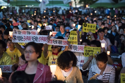 국정원 불법 대선개입 의혹 규탄 범국민 촛불대회에 참가한 시민들 ⓒ'이동호'