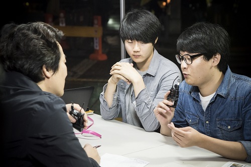 (31) ‘촛불시민’ 안희성(20‧좌), 차상우(19‧우)님에게 물었습니다 ⓒ 이동호
