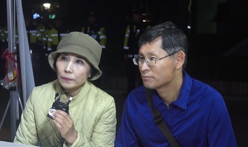 (38) ‘촛불시민’ 박추옥(좌), 신권호(우)님에게 물었습니다 ⓒ ‘go발뉴스’