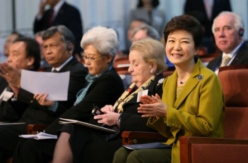 14일 서울 서초동 국립외교원에서 열린 '국립외교원 50주년 국제학술회의 개회식'에 참석한 박근혜 대통령. ⓒ'청와대'