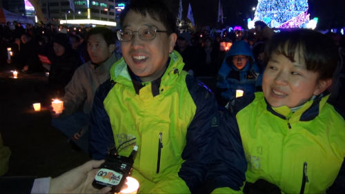 (73) ‘촛불시민’ 이종헌, 김혜련(부천)님에게 물었습니다. ⓒ'go발뉴스'