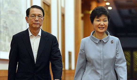 <다시 청와대에 입성한 '유신'. 유신의 남자(김기춘)과 유신의 딸(박근혜)> ⓒ 오주르디 ‘사람과 세상 사이’ 블로그