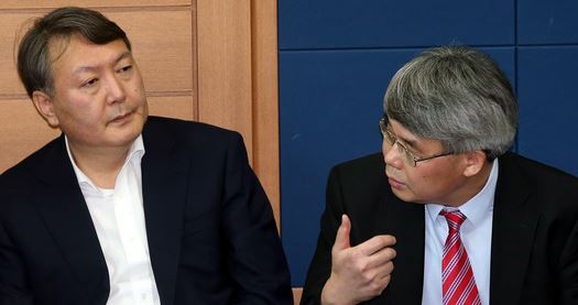 <진실 얘기한 '죄'로 중징계 받은 윤석열(좌). 성추행하고도 징계 받지 않는 이진한(우)> ⓒ 오주르디 ‘사람과 세상 사이’ 블로그