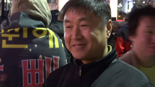 (110) ‘촛불시민’ 대한 (서울시 서대문구)님에게 물었습니다. ⓒ 'go발뉴스'