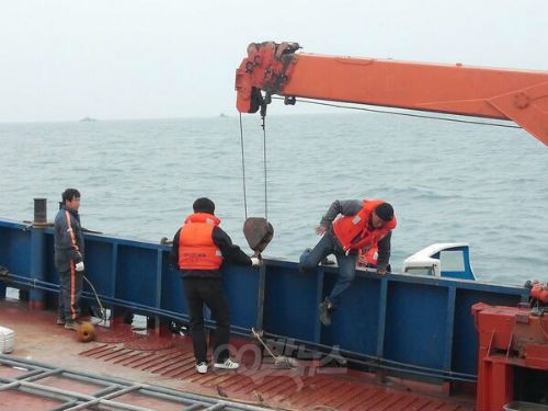 사고현장에서 한시간여만에 되돌아 오는 이종인 대표. ⓒ'go발뉴스'