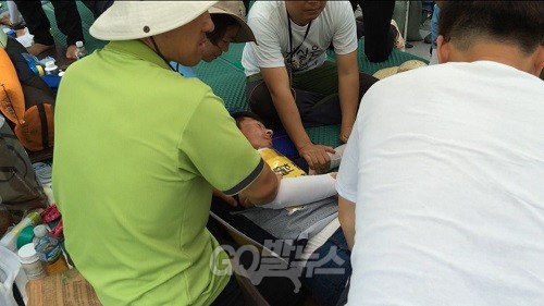 세월호 유족 순례단의 여정이 SNS를 통해 알려지면서 순례단과 동행을 원하는 시민들이 늘어나고 있다.