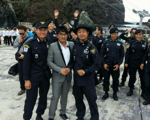 지난 8월 독도를 방문한 이승철씨 ⓒ '트위터(이승철)'