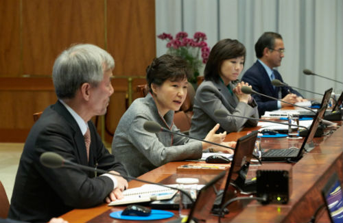 박근혜 대통령이 1일 오전 청와대에서 열린 대통령주재 수석비서관회의에서 모두발언하고 있다. ⓒ 청와대