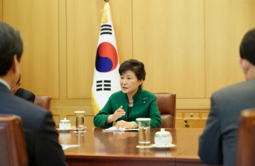 박근혜 대통령이 지난 달 20일 청와대에서 새누리당 지도부와 환담하고 있다.ⓒ 청와대