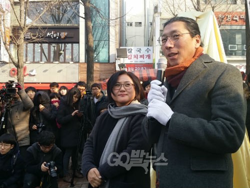 '평화의 소녀상' 을 제작한 김운성, 김서경 조각가 부부. ©go발뉴스(강주희)