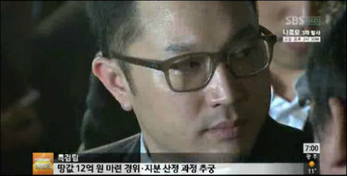 2012년 10월 내곡동 사저 관련 특검에 소환됐었던 이명박 전 대통령 장남 시형씨 ⓒ SBS