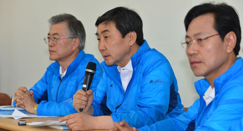 새정치민주연합 의원 워크숍 이틀째인 3일 오전 경기도 양평군 가나안농군학교에서 열린 최고위원회의에서 이종걸 원내대표가 모두발언을 하고 있다. <사진제공=뉴시스>