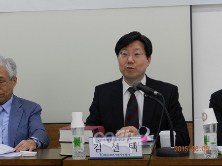 본래 입법권은 국회가 가지고, 행정입법이란 국회의 입법권을 행정부에 위임한 것으로 입법부가 행정입법이 잘못 됐을 때는 행정부에 수정, 요구할 수 있도록 규정한 '국회법 개정안'은 위헌논란의 소지가 없다고 주장하는 고려대학교 법학전문대학원 김선택 교수.