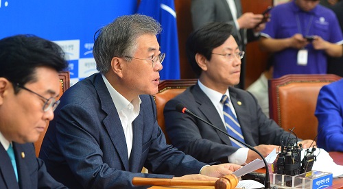 새정치민주연합 최고위원회의가 열린 1일 오전 서울 여의도 국회 당 대표회의실에서 문재인 대표가 모두발언을 하고 있다. <사진제공=뉴시스>