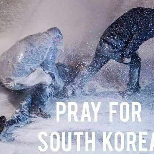 페이스북 이용자들이 ‘프레이포 코리아’ 이미지를 공유하거나 프로필 사진으로 바꾸고 있다. <사진=페이스북>