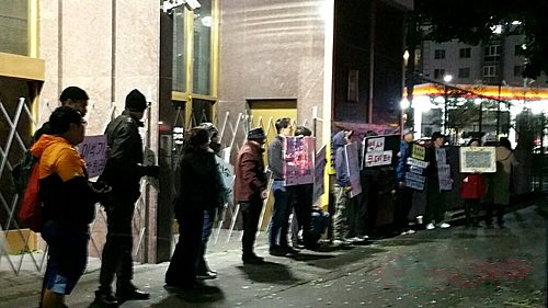 미8개도시 한인들이 '살인진압 규탄' 연대시위 벌인다…LA 총영사관 앞 촛불집회 및 시위 <사진제공=뉴시스>