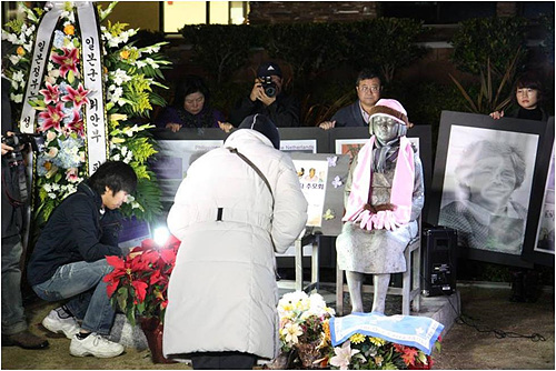 2013년에 세워진 글렌데일시 평화비 설립을 주도한 단체인 가주한미포럼 김현정 사무국장이 이번 행사의 사회를 맡았다.