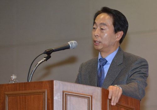 20일 오후 서울 동작구 상도동 김영삼대통령 기념도서관에서 열린 민주동지회 신년인사회에서 고(故) 김영삼 전 대통령의 차남 김현철이 인사말을 하고 있다. <사진제공=뉴시스>