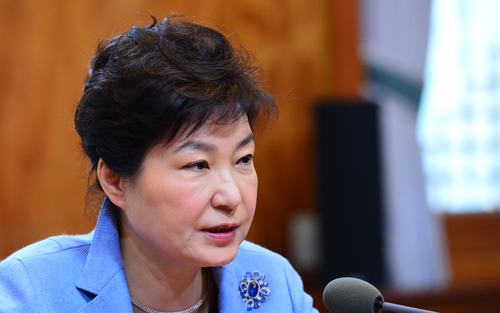 박근혜 대통령이 21일 오전 청와대 집현실에서 열린 수석비서관회의에 참석, 모두발언을 하고 있다. <사진제공=뉴시스>