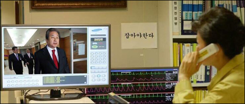 SNS에서는 당 대표의 사상초유 ‘옥새투쟁’까지 벌어진 새누리당의 막장공천 사태를 꼬집는 패러디물이 쏟아지고 있다.