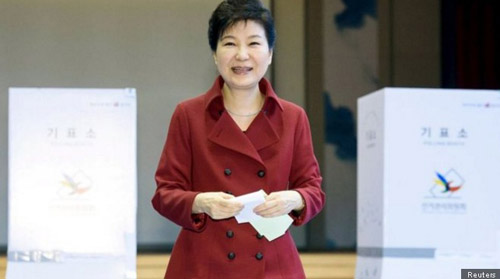 This vote was seen as important for President Park Geun-hye이번 총선은 박근혜 대통령에게 중요한 것으로 보였다.