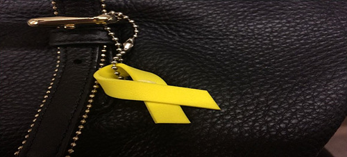 2년 전부터 프랑스에서도 그리 어렵지 않게 볼 수 있는 노란 리본