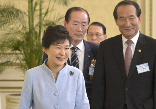 박근혜 대통령(좌)과 박승춘 국가보훈처장(우) <사진제공=뉴시스>