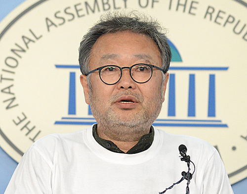 조동원 새누리당 홍보기획본부장이 지난 3월21일 오전 여의도 국회 정론관에서 새누리당 총선 슬로건 및 홍보전략 발표 브리핑 하고 있다. <사진제공=뉴시스>