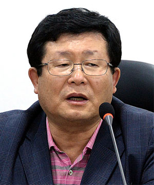 민주평화국민연대 대표를 맡고 있는 설훈 더불어민주당 의원 <사진제공=뉴시스>