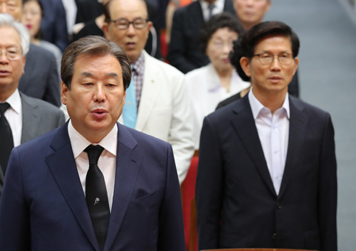 한민구 국방부 장관이 19일 오후 서울 여의도 국회 본회의장에서 열린 제344회국회(임시회) 제1차 본회의에서 사드 배치에 대한 긴급현안질문에 답하고 있다. <사진제공=뉴시스>