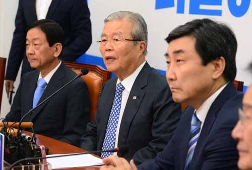 더불어민주당 김종인 비대위 대표가 27일 서울 여의도 국회에서 열린 비대위원회의에서 모두발언하고 있다. <사진제공=뉴시스>