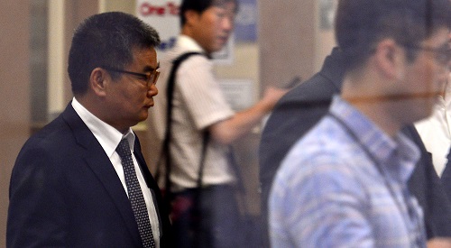 불법 자금지원 의혹을 받고 있는 추선희 어버이연합 사무총장이 지난 6월 서울 서초구 서울중앙지검에 출석하고 있는 모습. <사진제공=뉴시스>