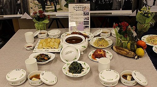 경북 구미시가 판매 확대를 추진하고 있는 박정희 전 대통령 밥상 중 하나인 ‘보릿고개 상’ <사진제공=뉴시스>