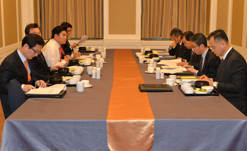 23일 오전 서울 여의도 국회 귀빈식당에서 새누리당 방미 특사단 조찬간담회가 열리고 있다. <사진제공=뉴시스>