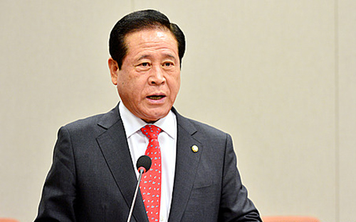 배덕광 정치발전특별위원회 제1소위원장이 19일 오전 서울 여의도 국회에서 열린 특위 전체회의에 참석해 심사결과 보고를 하고 있다. <사진제공=뉴시스>