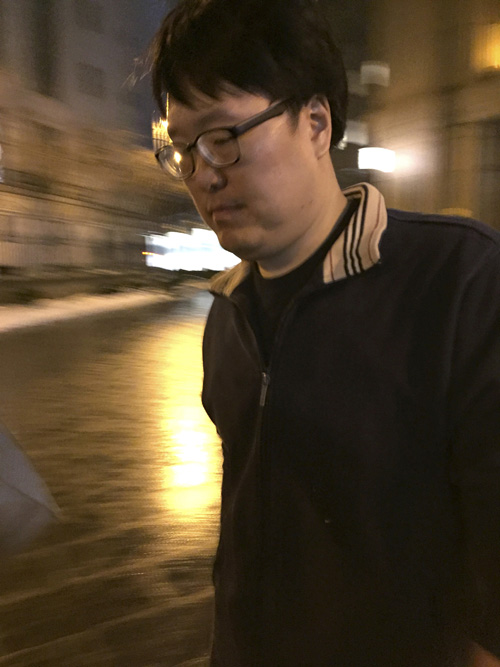 반기문 전 유엔 사무총장의 조카인 반주현씨가 10일(현지시간)미국 뉴욕 법정을 떠나고 있다. <사진제공=뉴시스>