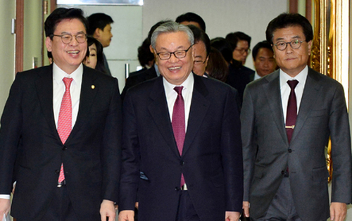 자유한국당 인명진(가운데) 비상대책위원장을 비롯한 비대위 위원들이 20일 오전 서울 여의도 자유한국당 당사에서 열린 비상대책위원회의에 참석하고 있다. <사진제공=뉴시스>